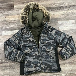 NEW! Women’s REVERSIBLE Camo Puffer Jacket